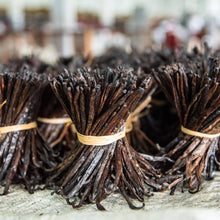 Load image into Gallery viewer, Dick Taylor Craft Chocolate - Vanilla Milk Chocolate