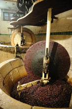 Load image into Gallery viewer, Eastern Shore Products - Nicolas Alziari "Pauline" - 34 oz - EVOO 1000ml