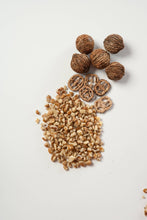 Load image into Gallery viewer, Hammons Wild Black Walnuts - Fancy Large Black Walnuts (8oz)