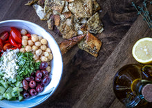Load image into Gallery viewer, Terranean Herbs & Spices - Za'atar Twice-Baked Pita Chips