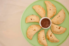 Load image into Gallery viewer, Fat Toad Farm - 2oz Vanilla Bean Goat's Milk Caramel