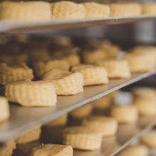 Load image into Gallery viewer, Shortbread House of Edinburgh - Shortbread Mini Lemon Box 150g MP8
