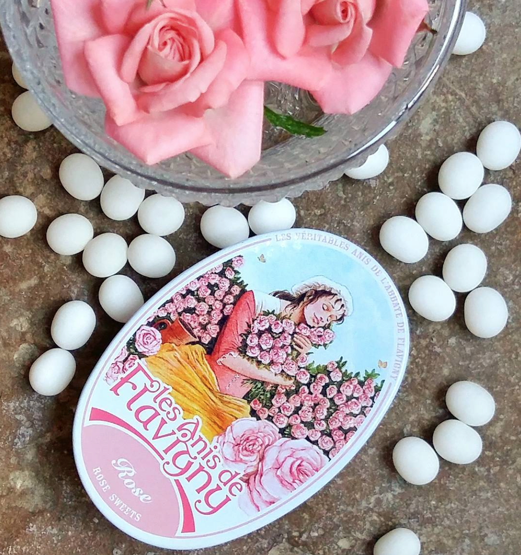 Flavigny Rose pastels in oval tin